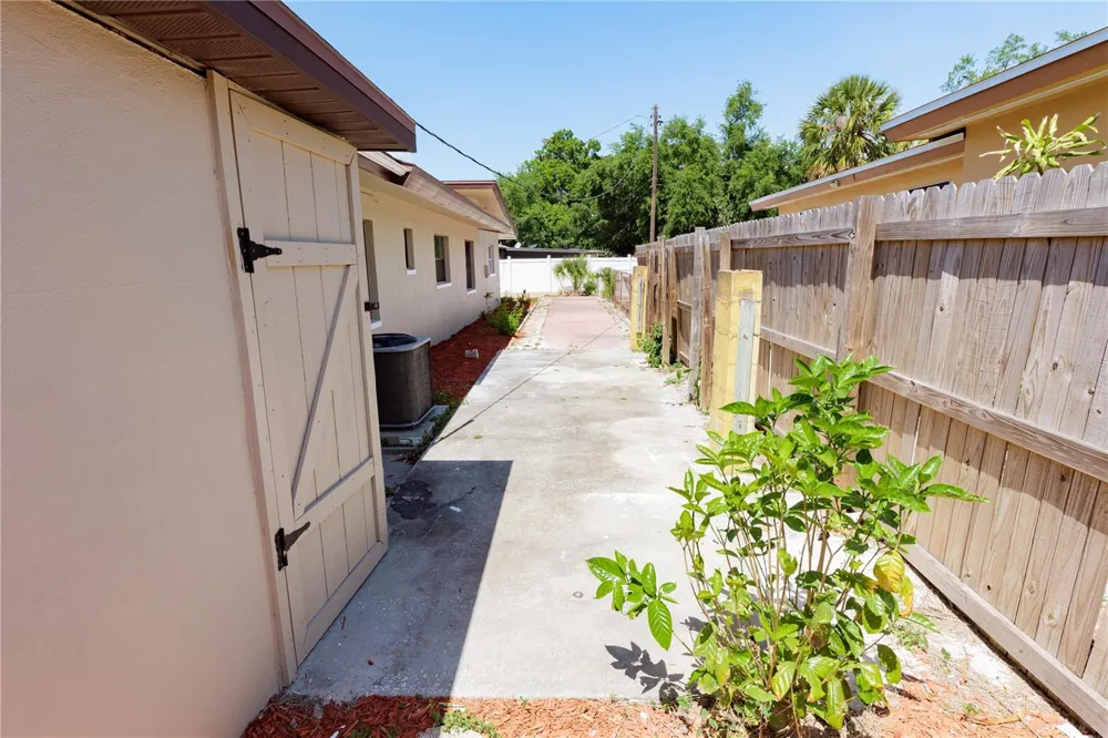 4946 DR MARTIN LUTHER KING JR STREET S St Petersburg, FL 33705