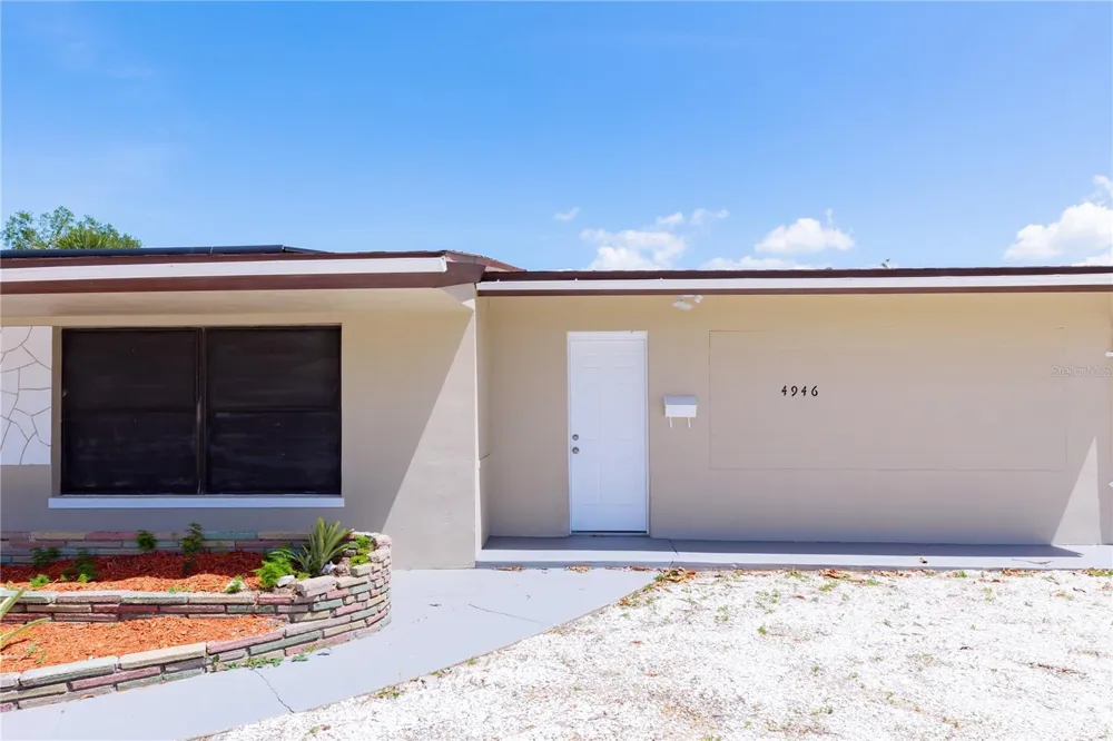 4946 DR MARTIN LUTHER KING JR STREET S St Petersburg, FL 33705