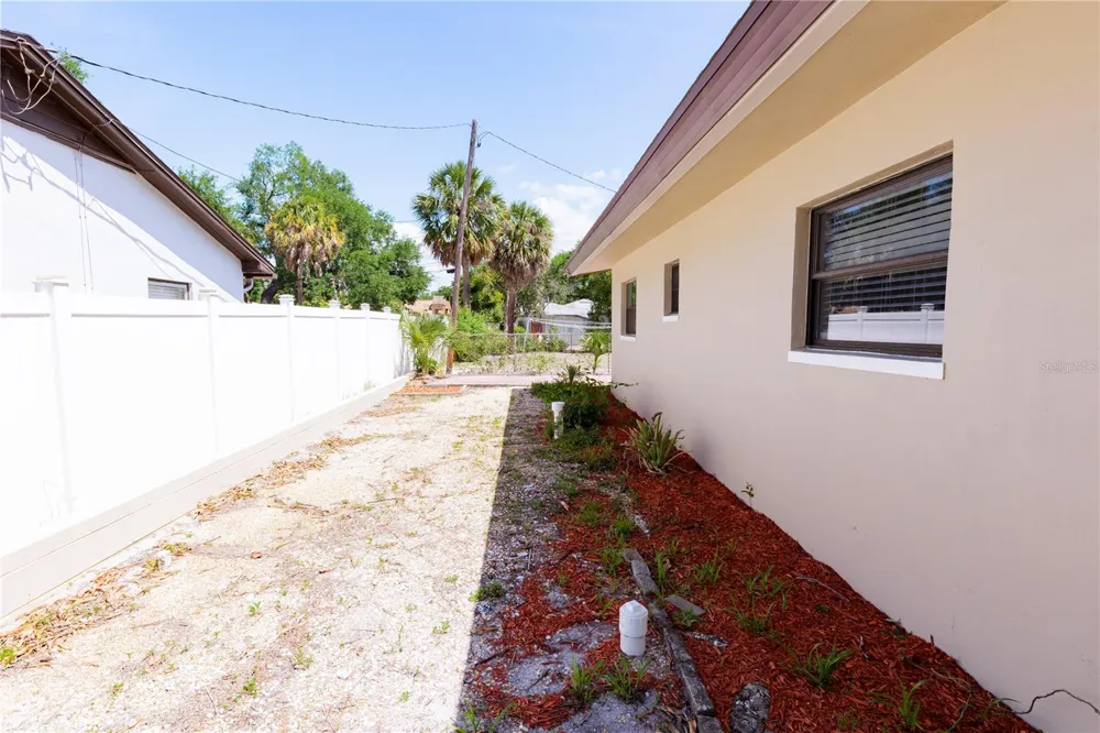 4946 DR MARTIN LUTHER KING JR STREET S St Petersburg, FL 33705
