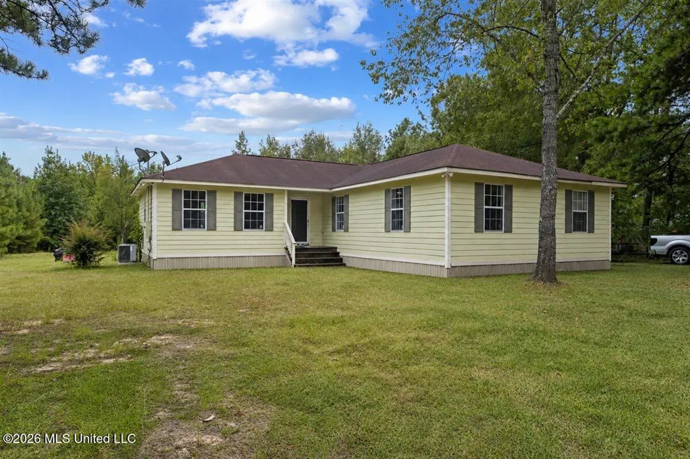 328 W Progress Road Prentiss, MS 39474