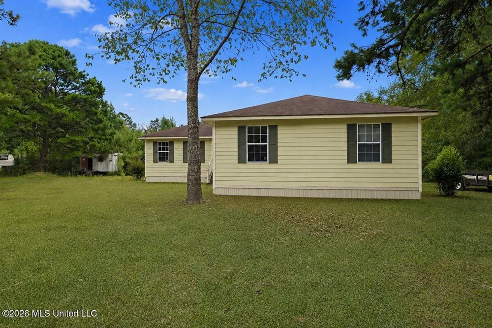 328 W Progress Road Prentiss, MS 39474