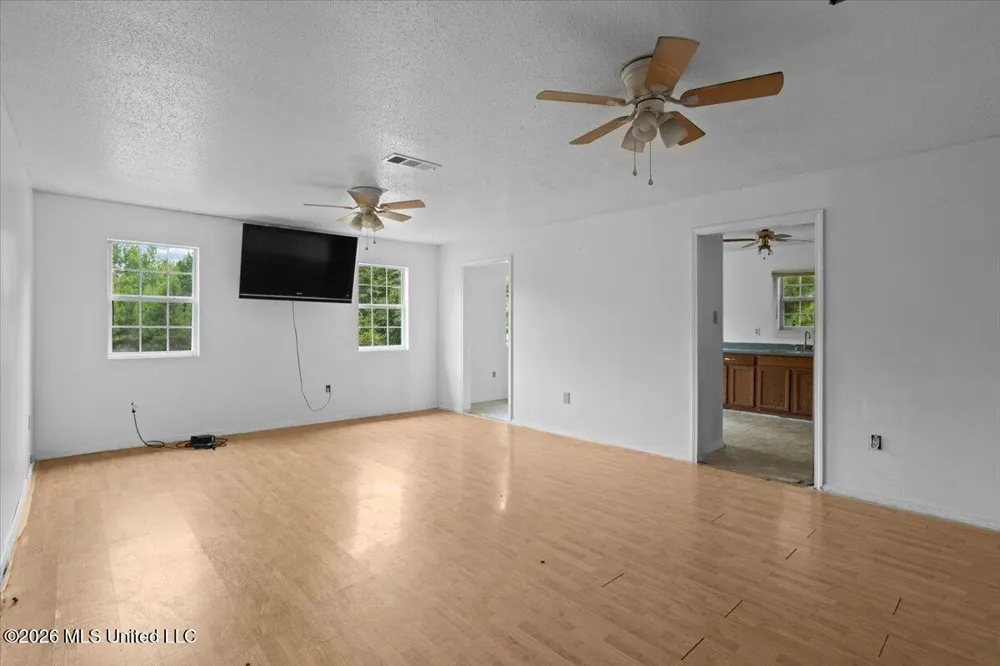 328 W Progress Road Prentiss, MS 39474