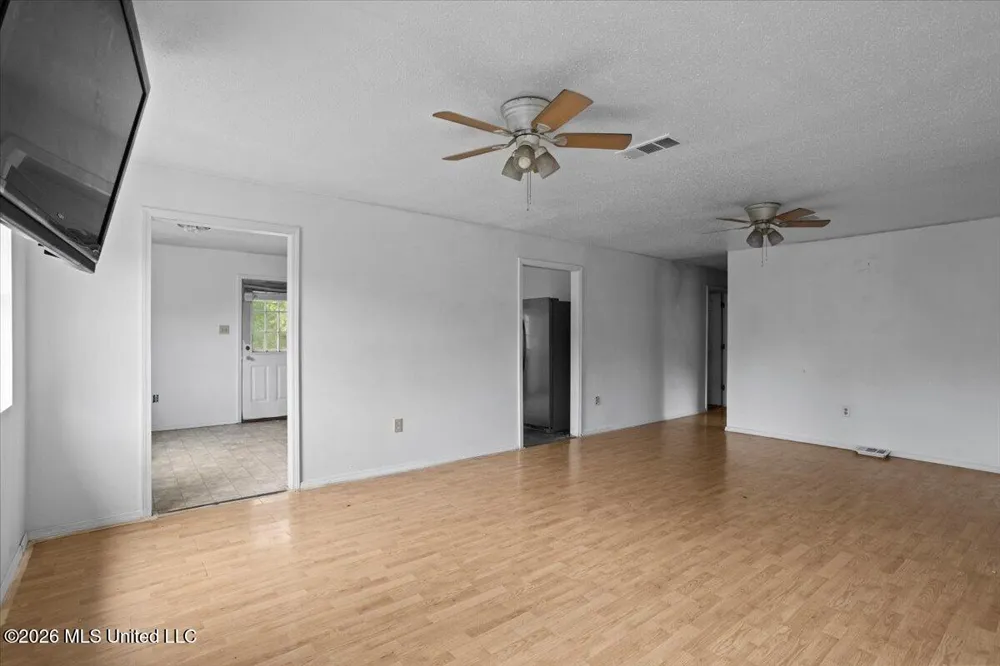 328 W Progress Road Prentiss, MS 39474