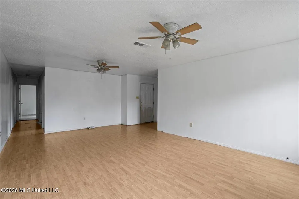 328 W Progress Road Prentiss, MS 39474