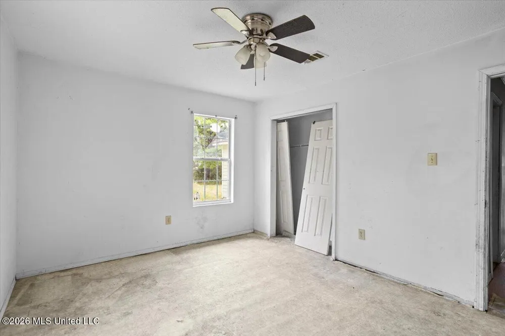 328 W Progress Road Prentiss, MS 39474