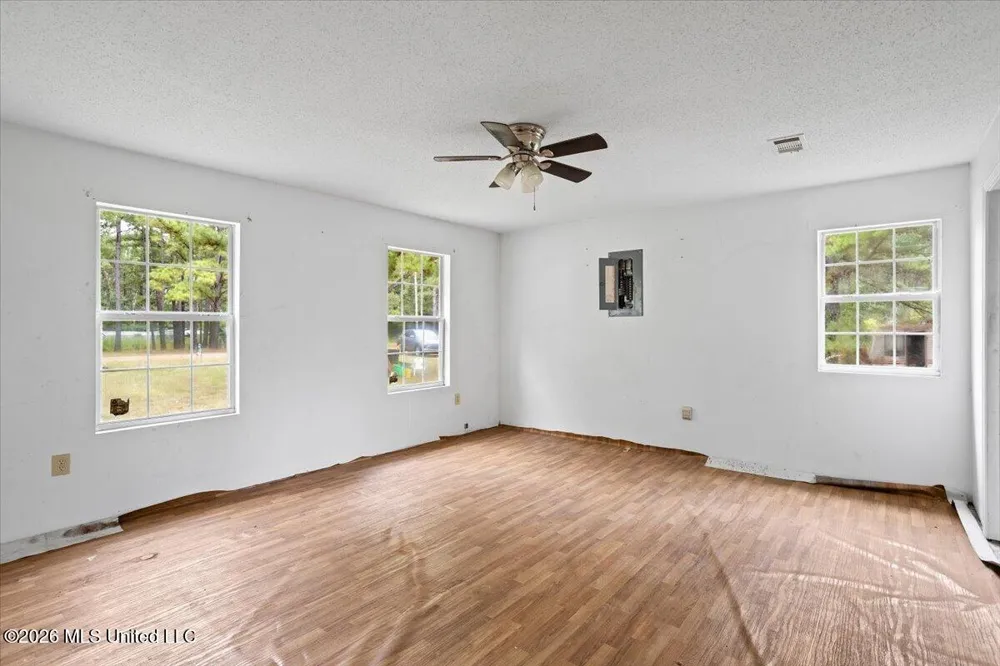 328 W Progress Road Prentiss, MS 39474