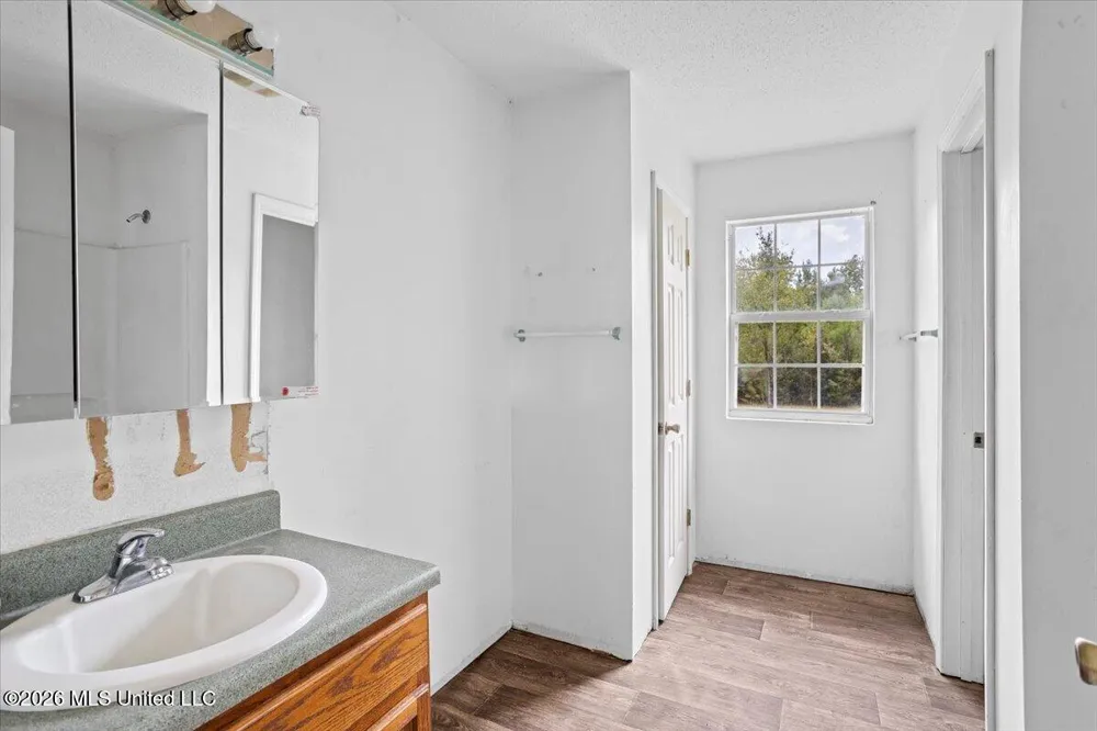 328 W Progress Road Prentiss, MS 39474