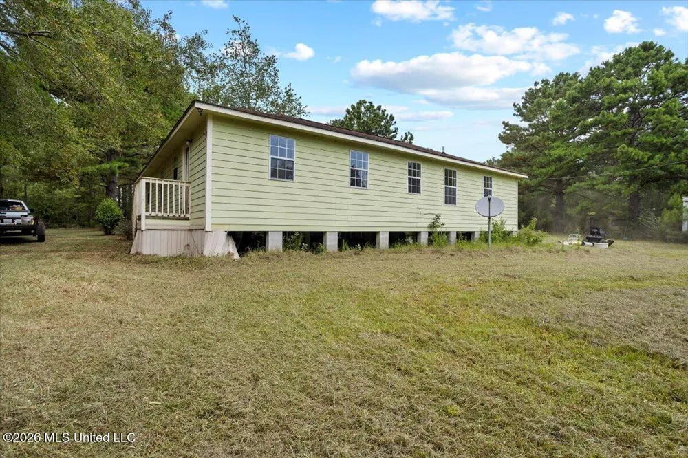 328 W Progress Road Prentiss, MS 39474