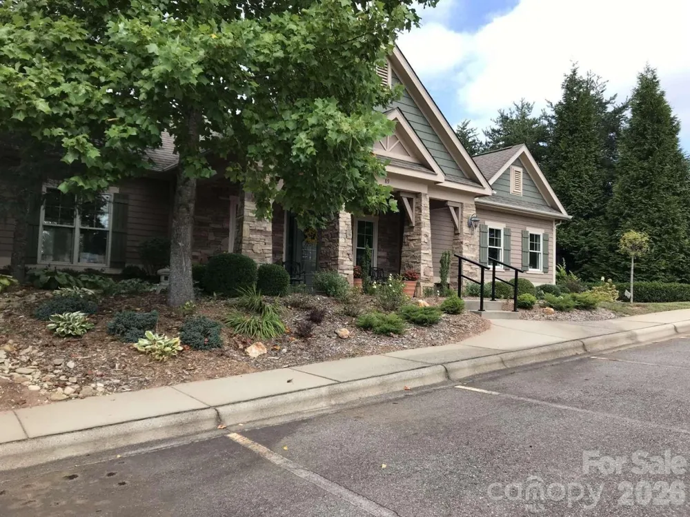 30 Rose Point Drive Leicester, NC 28748