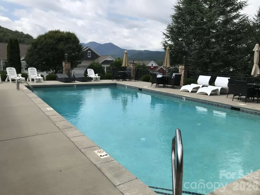 30 Rose Point Drive Leicester, NC 28748
