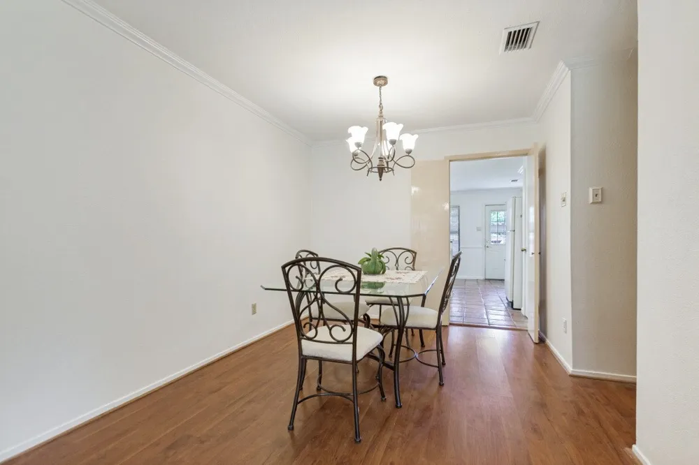 13844 Methuen Green Lane Dallas, TX 75240