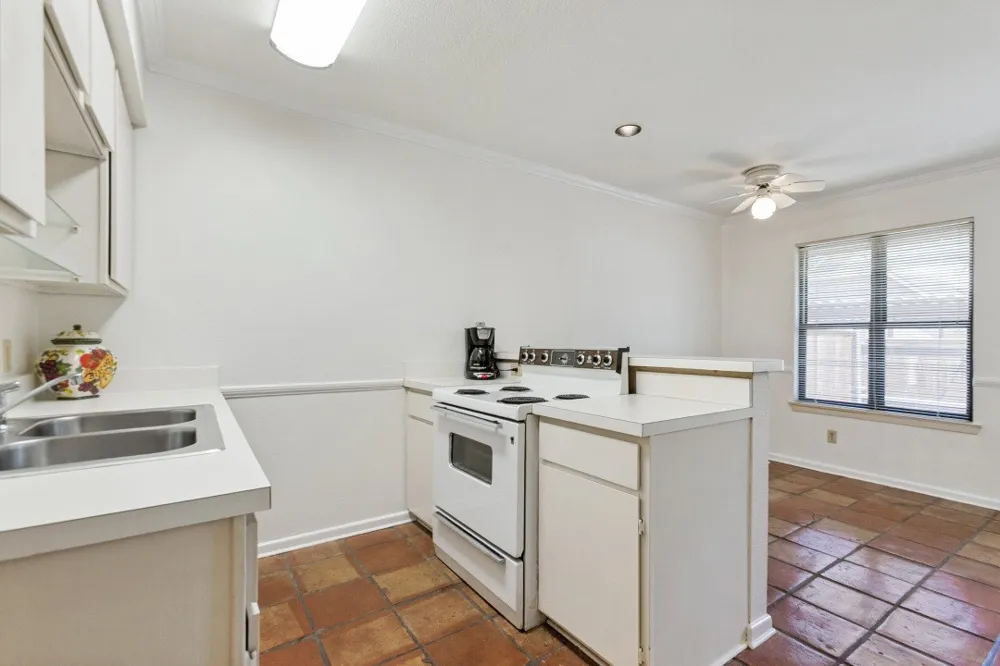 13844 Methuen Green Lane Dallas, TX 75240