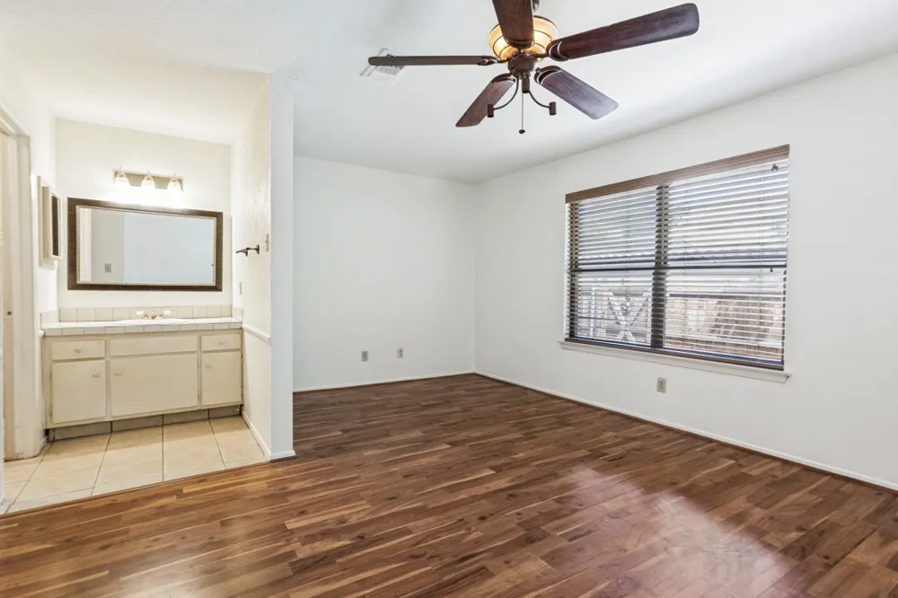 13844 Methuen Green Lane Dallas, TX 75240