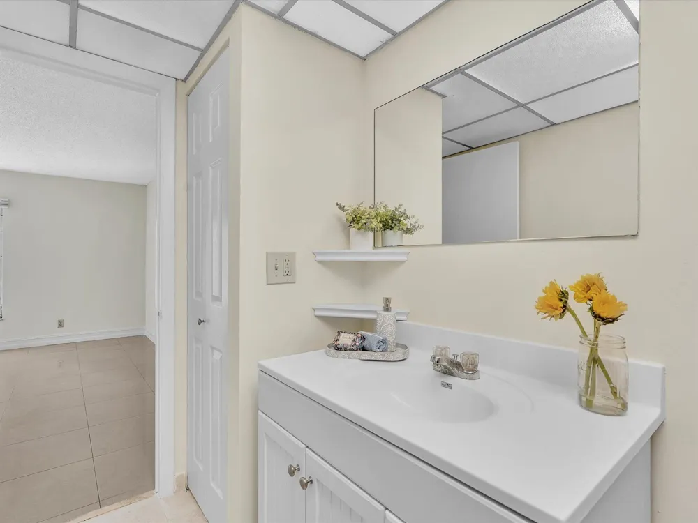 470 NW 20th Street Boca Raton, FL 33431
