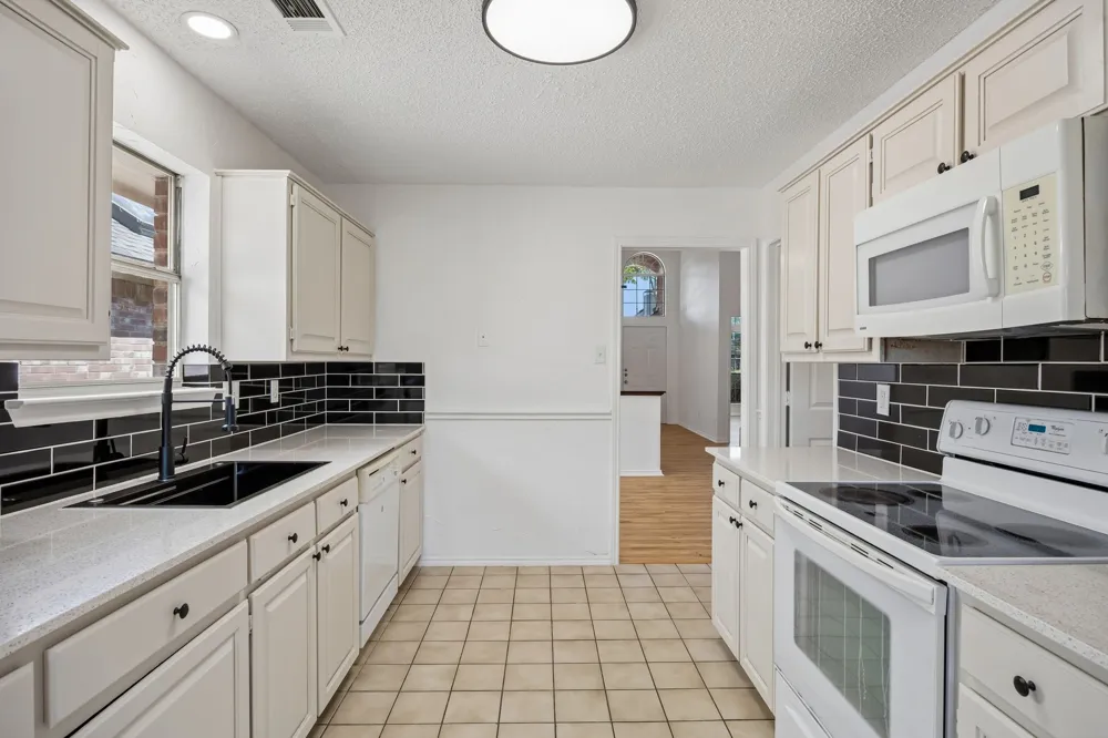 537 Raintree Circle Coppell, TX 75019