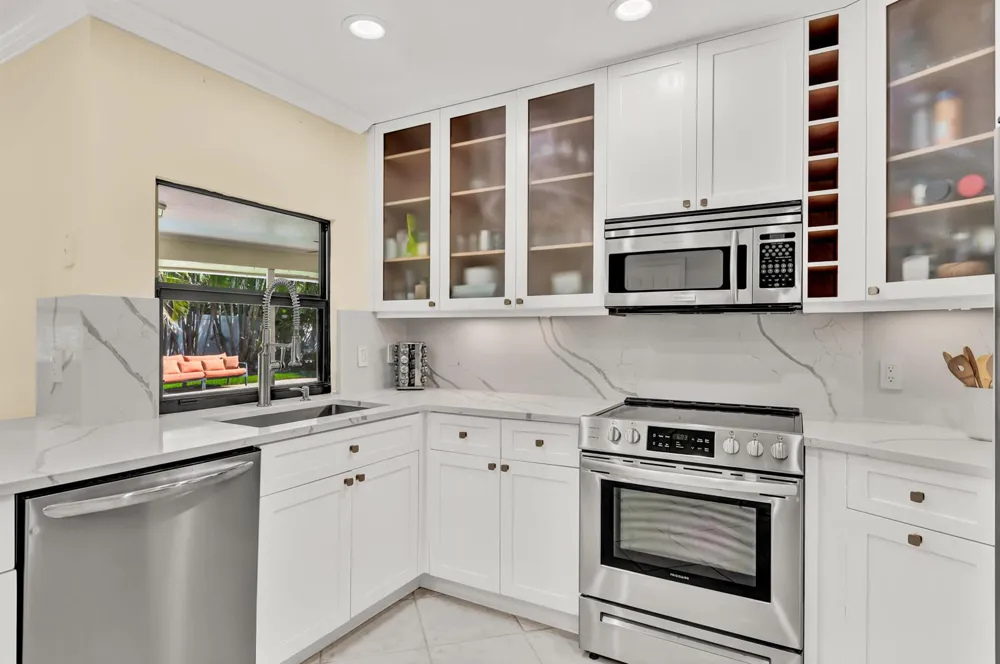 88 Pinehill Trail E Tequesta, FL 33469