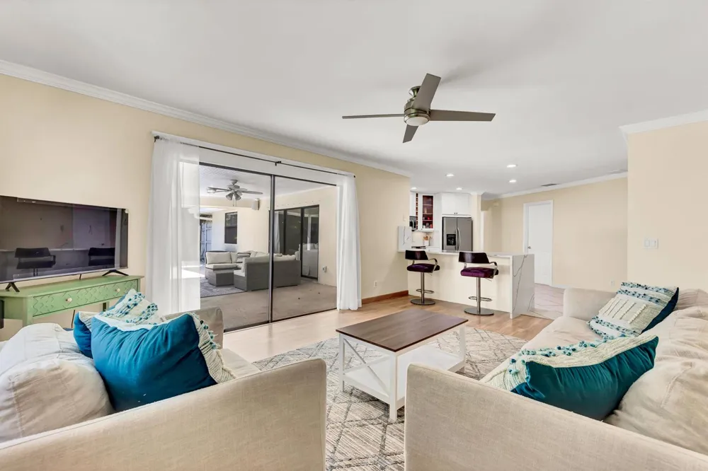 88 Pinehill Trail E Tequesta, FL 33469