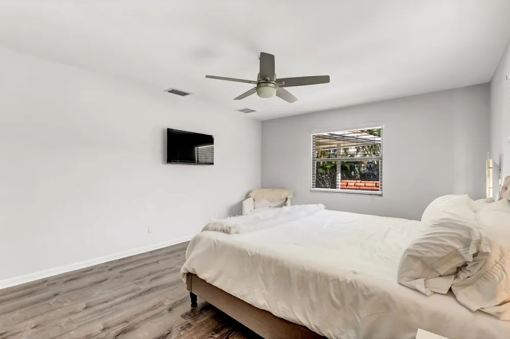 88 Pinehill Trail E Tequesta, FL 33469