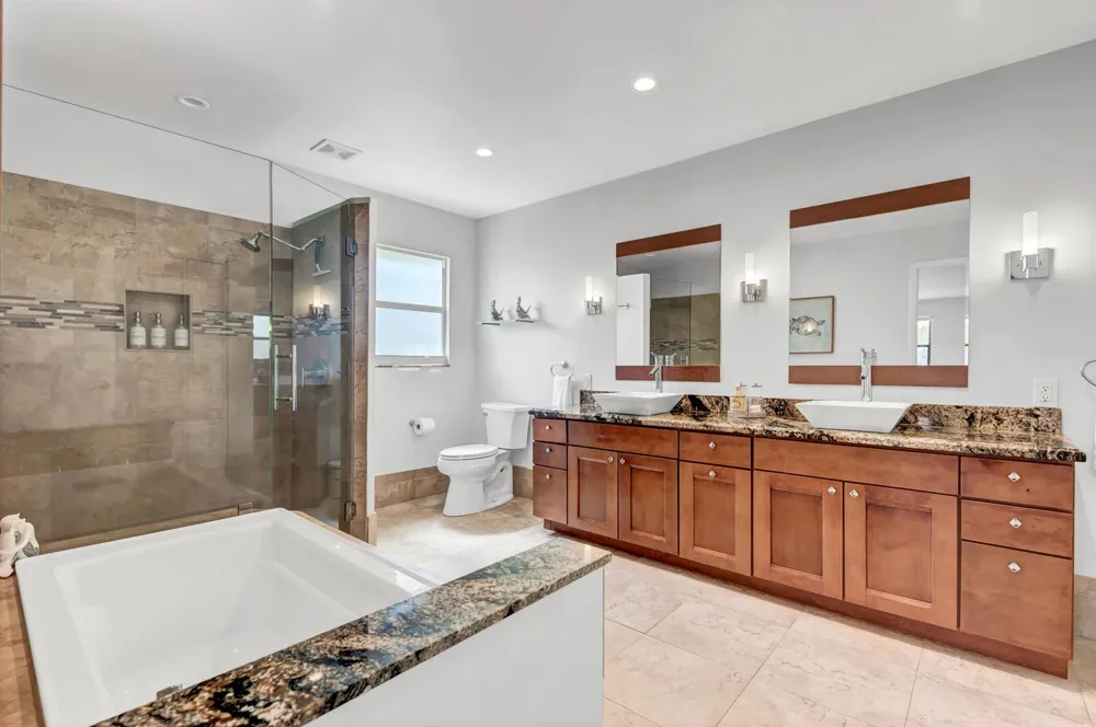 88 Pinehill Trail E Tequesta, FL 33469