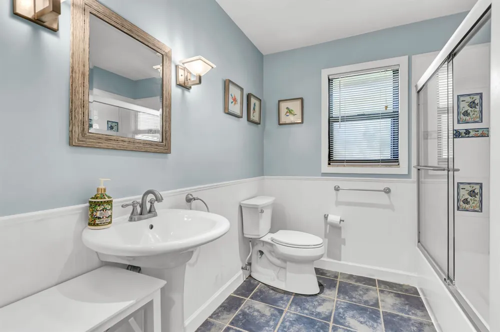 88 Pinehill Trail E Tequesta, FL 33469