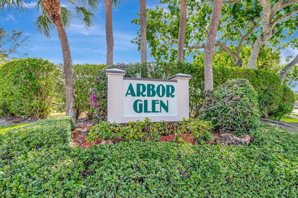 5108 Arbor Glen Circle Lake Worth, FL 33463