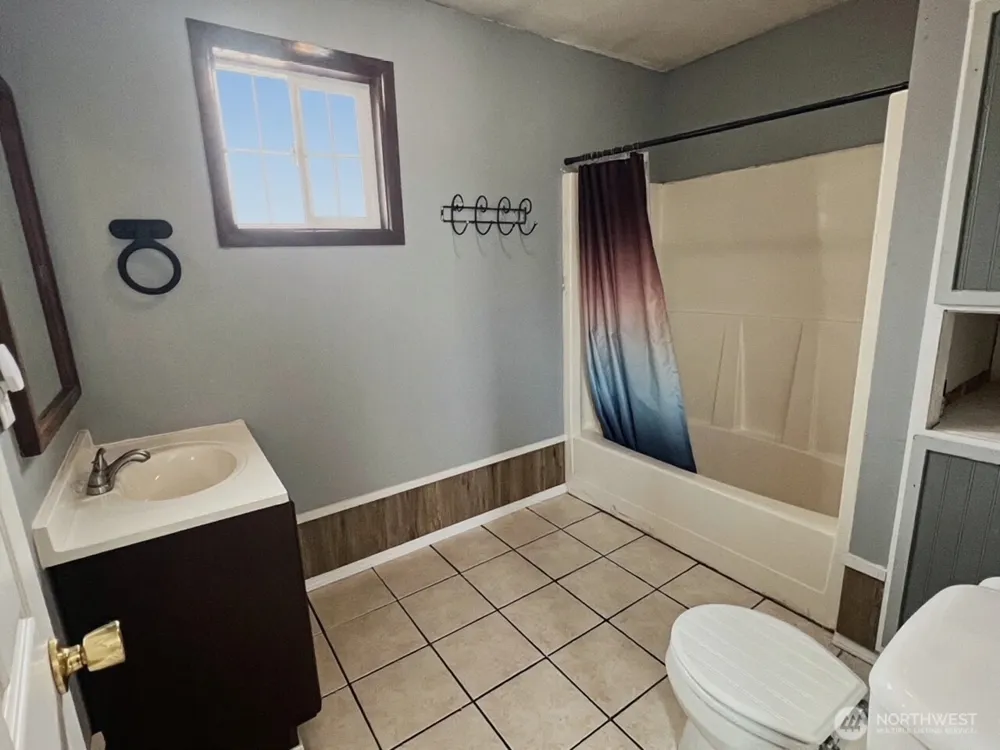 514 Main Street Oroville, WA 98844