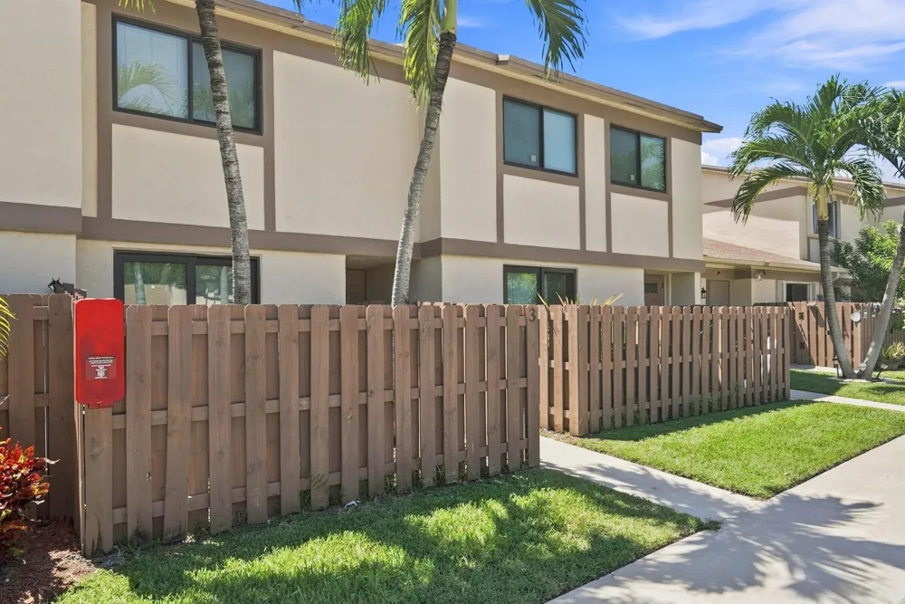 2975 NW 106th Avenue #3 Sunrise, FL 33322
