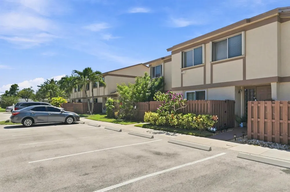 2975 NW 106th Avenue #3 Sunrise, FL 33322