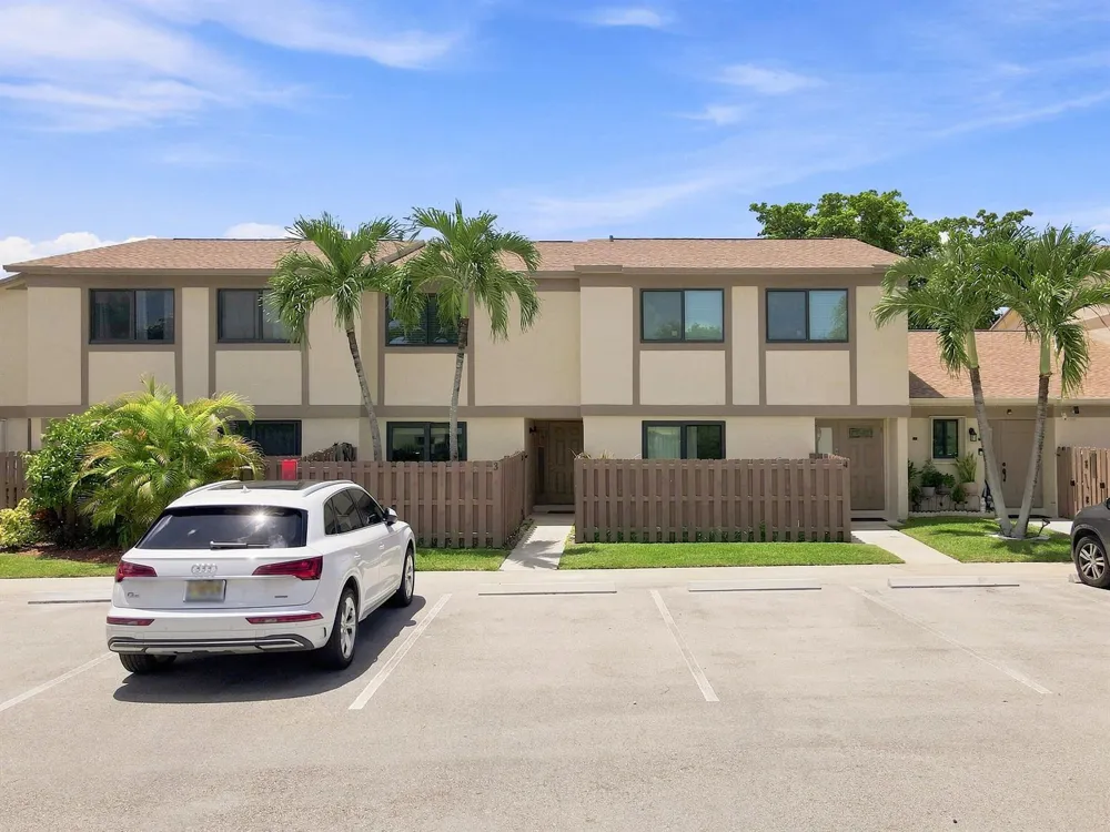 2975 NW 106th Avenue #3 Sunrise, FL 33322