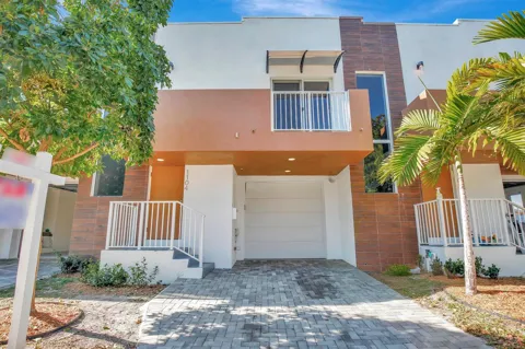 1102 S 20TH AVENUE #1102