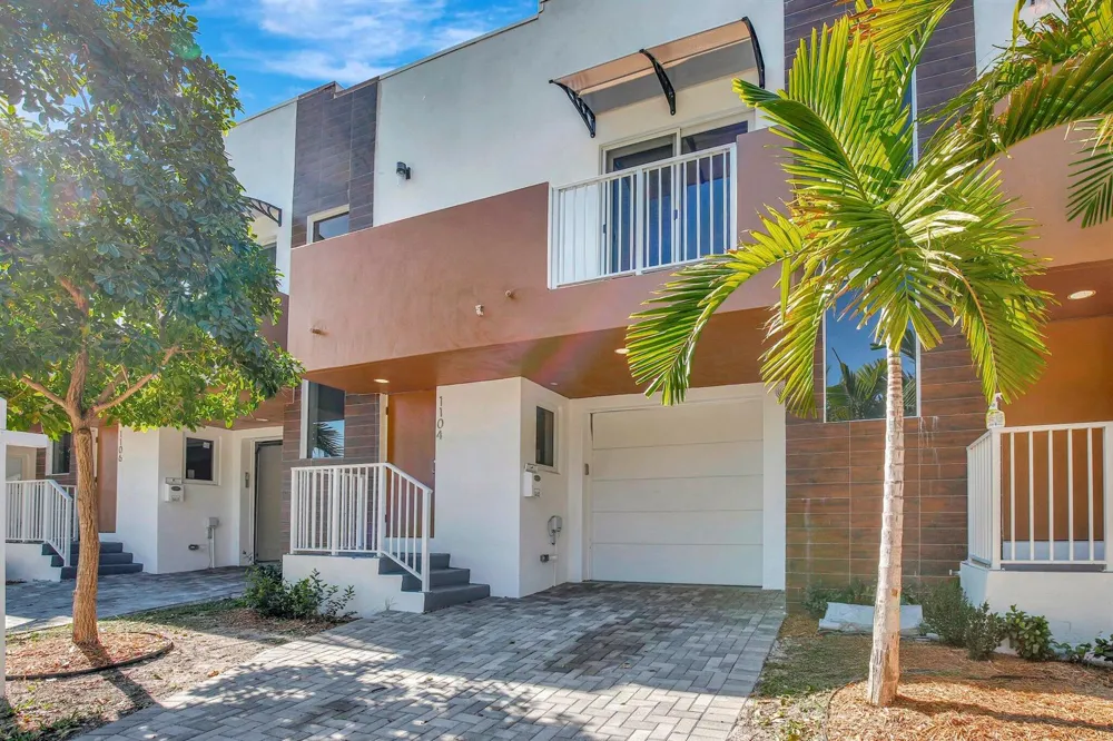 1102 S 20TH AVENUE #1102 Hollywood, FL 33020