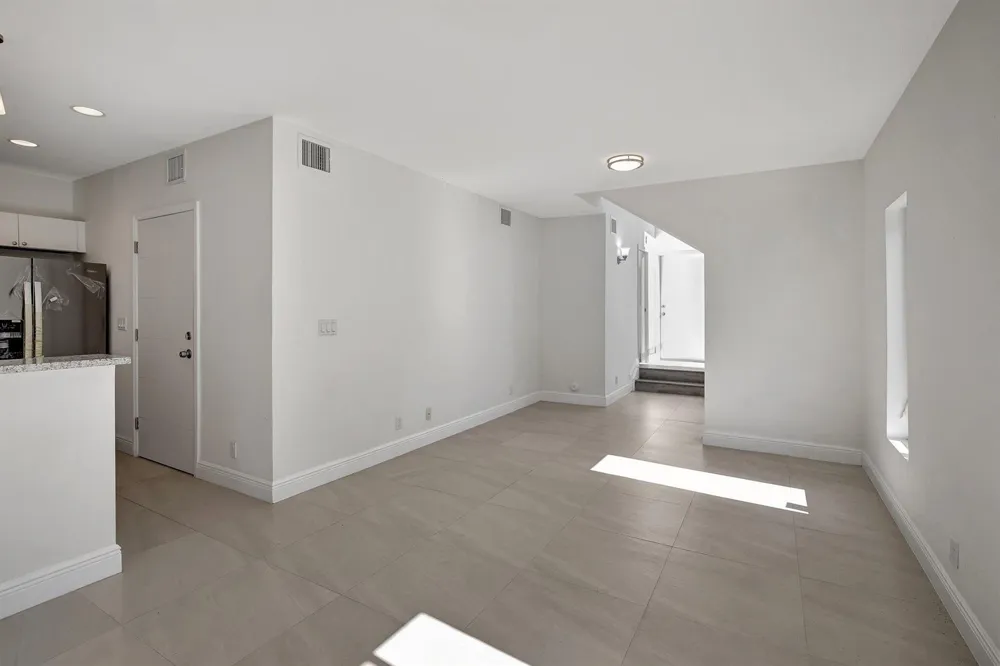 1102 S 20TH AVENUE #1102 Hollywood, FL 33020