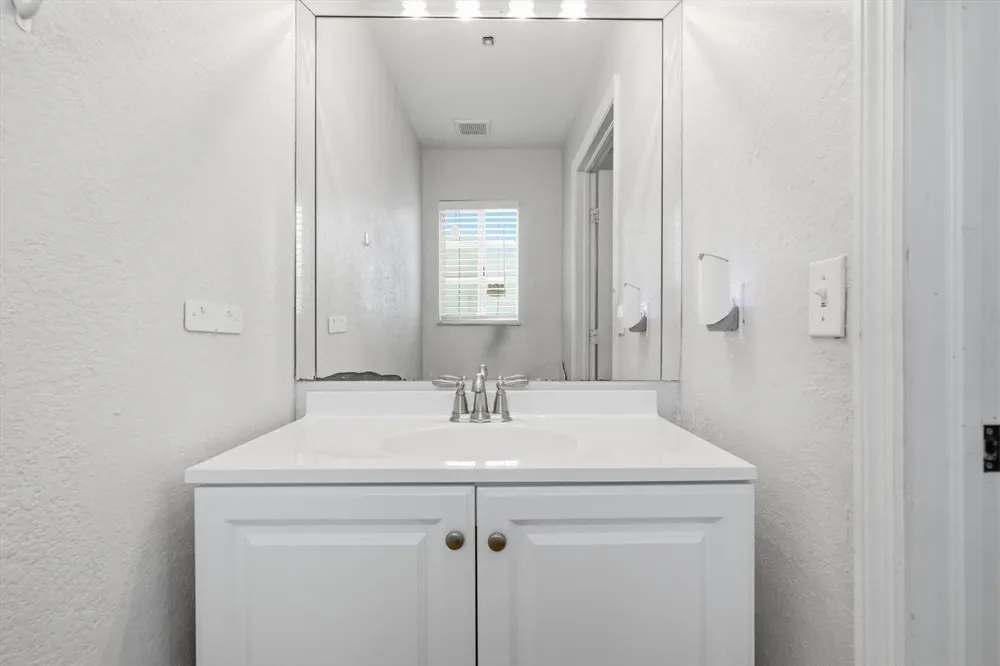 5880 SW 99th Terrace Cooper City, FL 33328