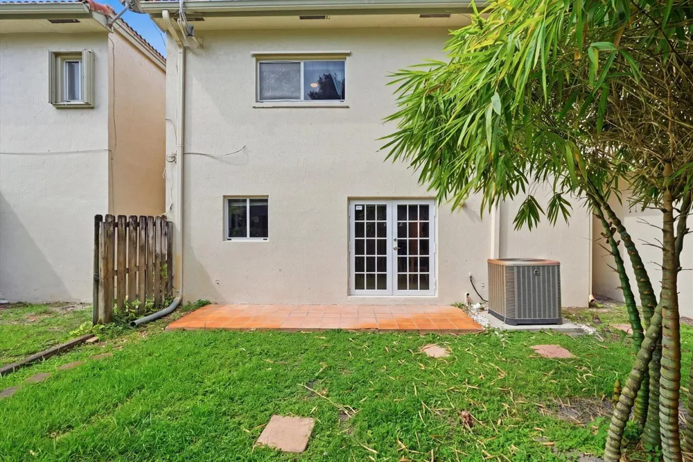 5880 SW 99th Terrace Cooper City, FL 33328