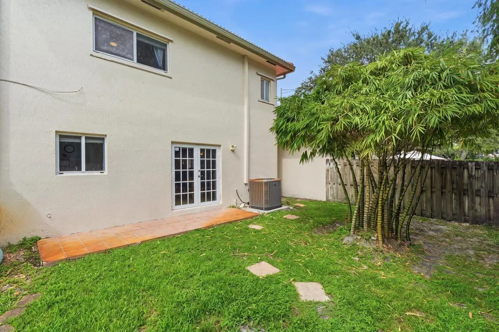 5880 SW 99th Terrace Cooper City, FL 33328