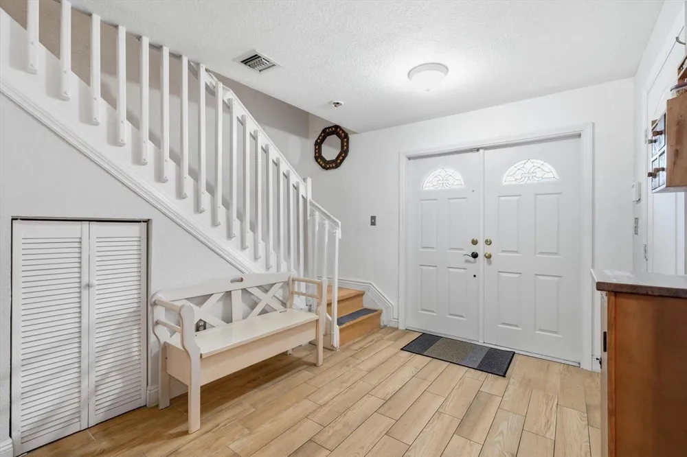 5880 SW 99th Terrace Cooper City, FL 33328