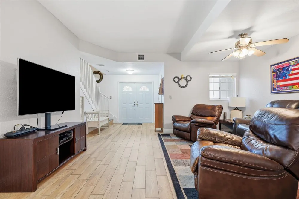 5880 SW 99th Terrace Cooper City, FL 33328