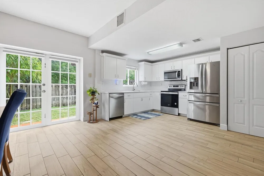 5880 SW 99th Terrace Cooper City, FL 33328
