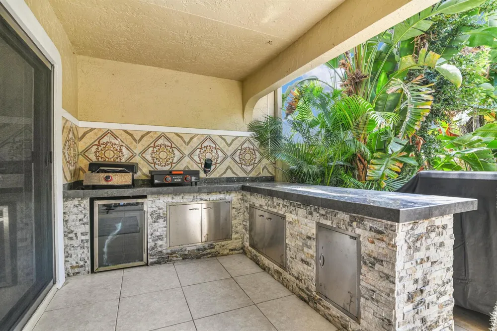 753 Villa Portofino Circle Deerfield Beach, FL 33442