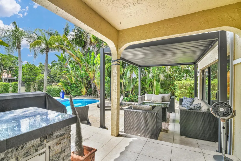 753 Villa Portofino Circle Deerfield Beach, FL 33442
