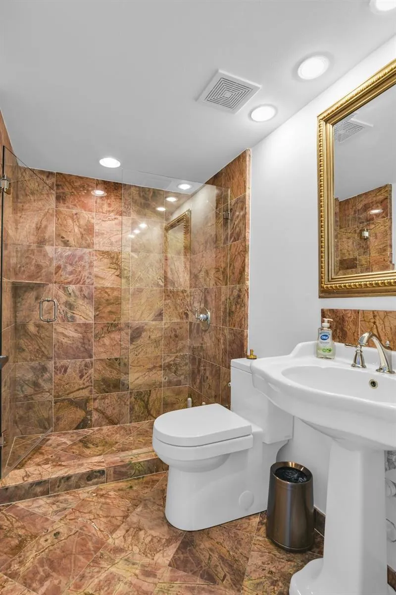 753 Villa Portofino Circle Deerfield Beach, FL 33442
