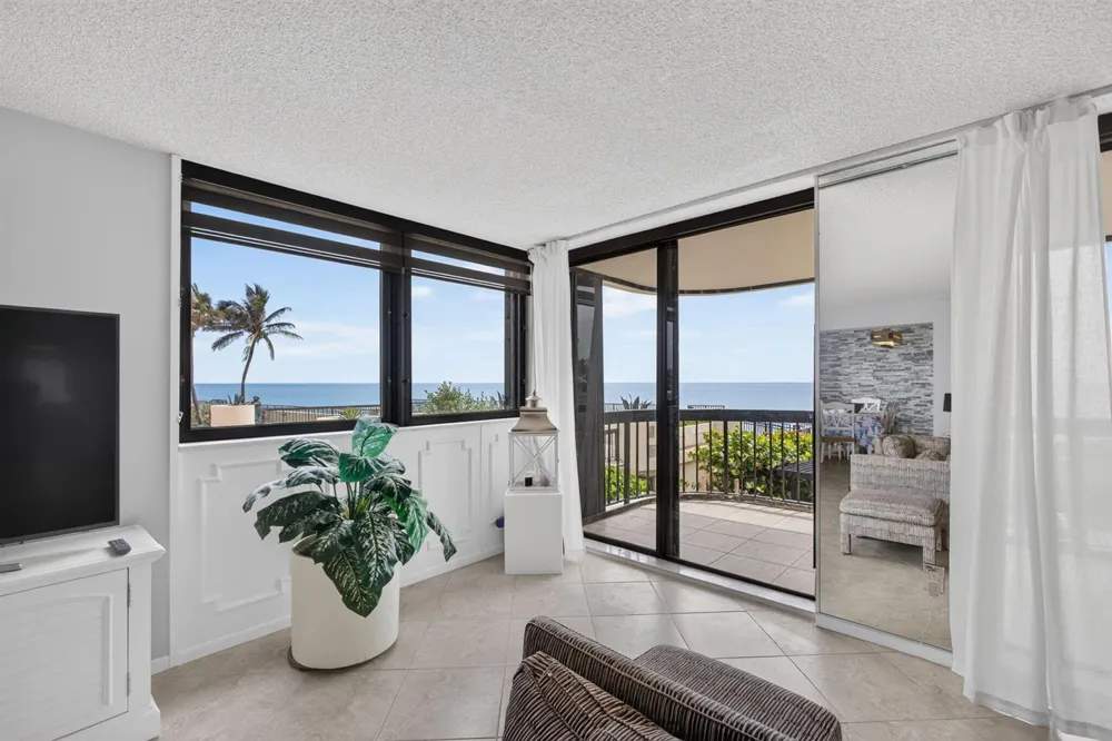 5380 Ocean Drive #2e Riviera Beach, FL 33404