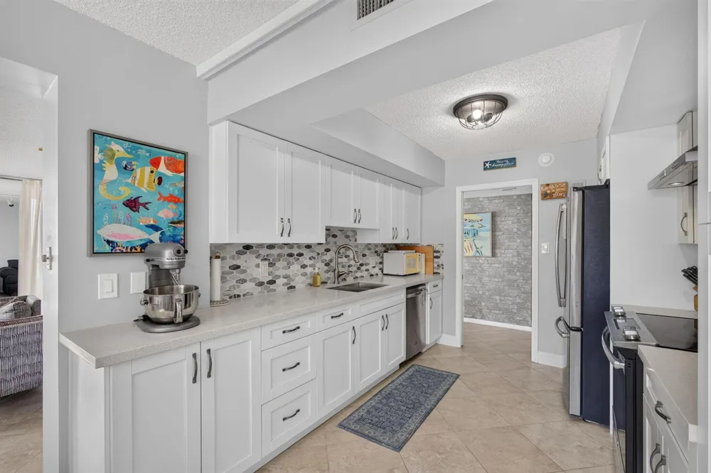 5380 Ocean Drive #2e Riviera Beach, FL 33404