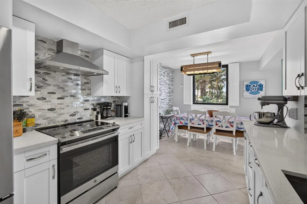 5380 Ocean Drive #2e Riviera Beach, FL 33404