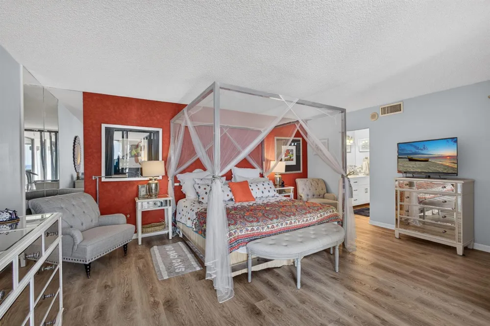 5380 Ocean Drive #2e Riviera Beach, FL 33404