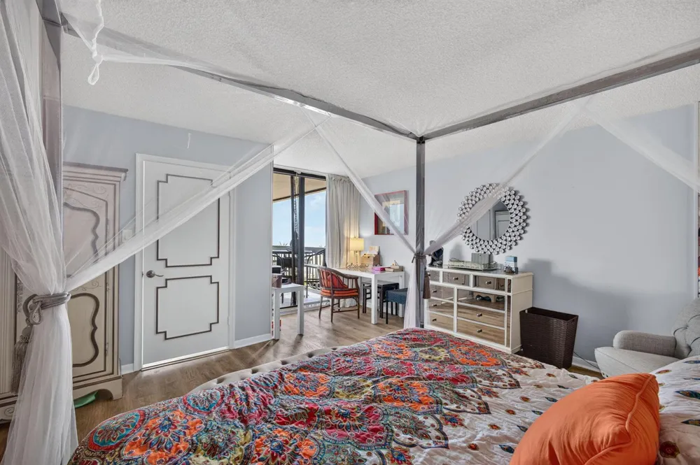 5380 Ocean Drive #2e Riviera Beach, FL 33404