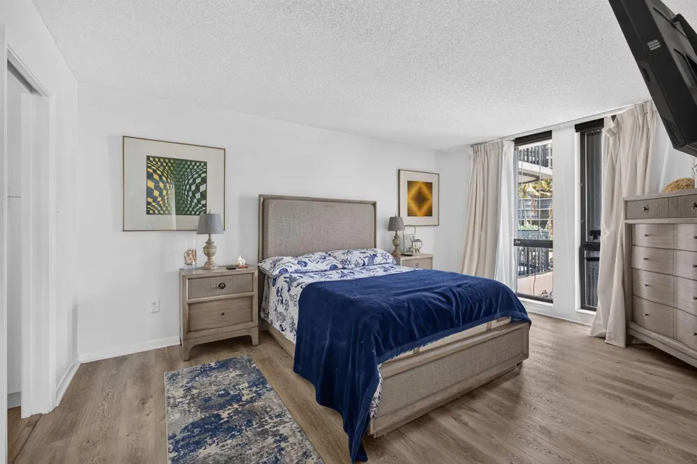 5380 Ocean Drive #2e Riviera Beach, FL 33404