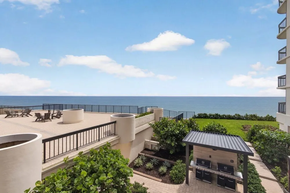 5380 Ocean Drive #2e Riviera Beach, FL 33404
