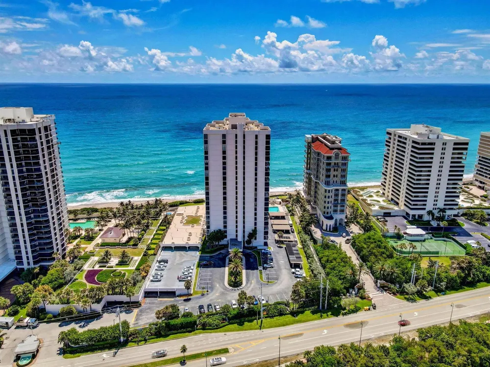 5380 Ocean Drive #2e Riviera Beach, FL 33404