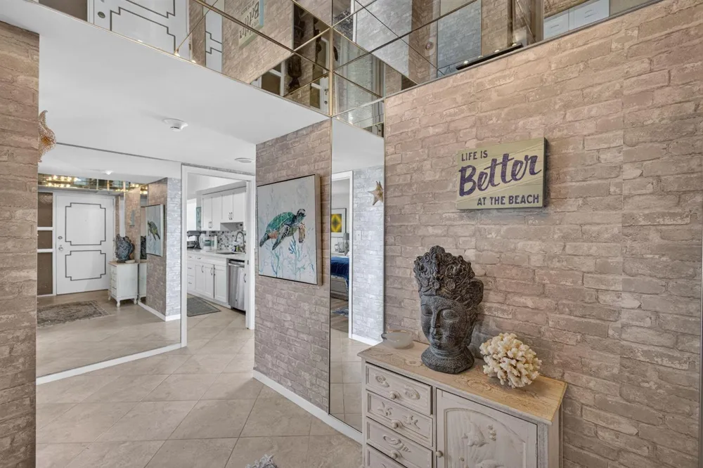5380 Ocean Drive #2e Riviera Beach, FL 33404